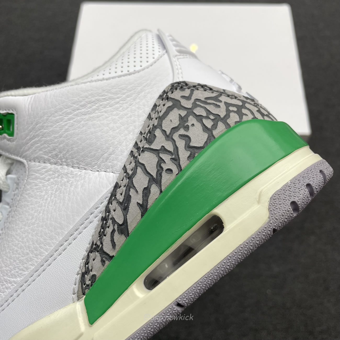 Air Jordan 3 Retro Lucky Green Womens Ck9246 136 (10) - newkick.cc