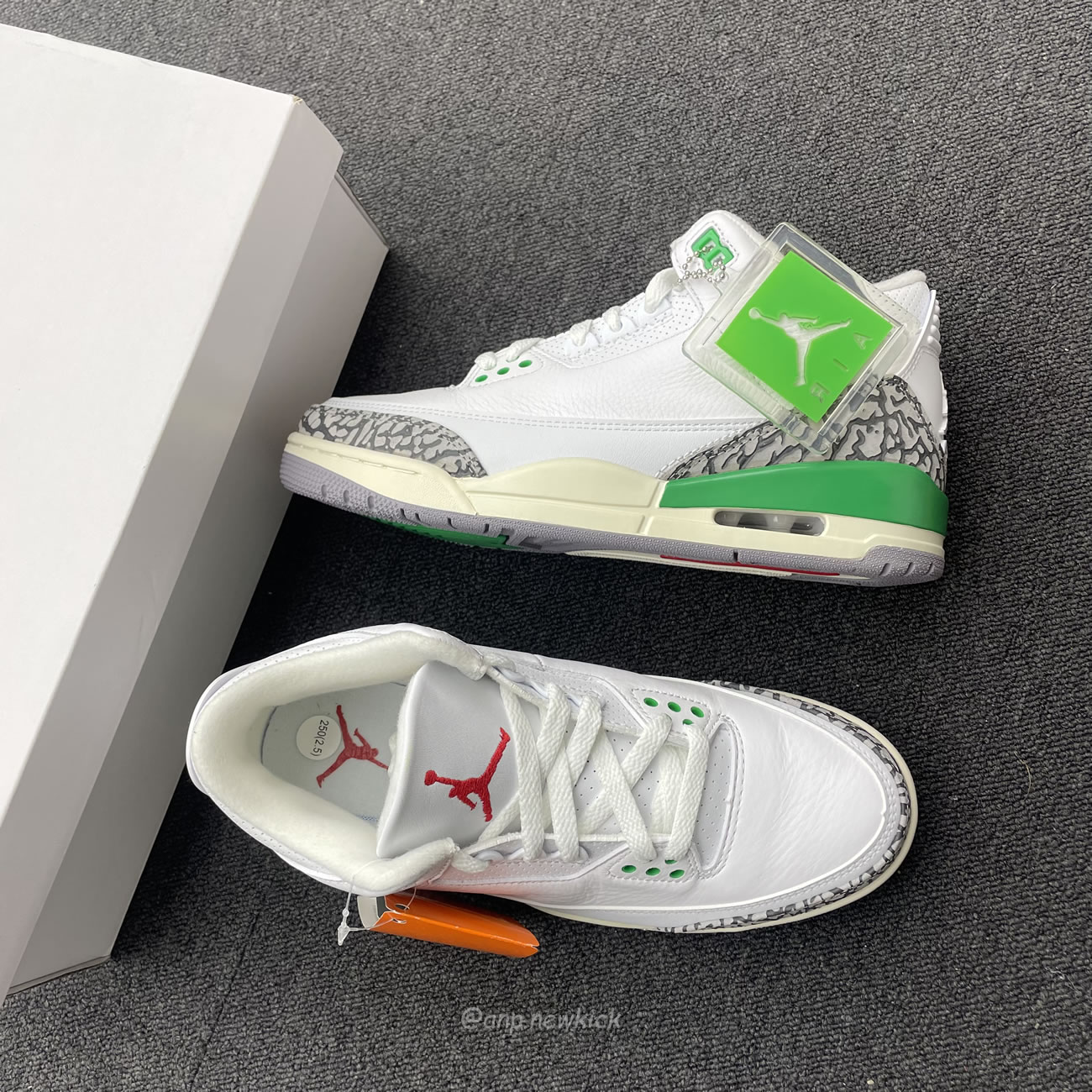 Air Jordan 3 Retro Lucky Green Womens Ck9246 136 (2) - newkick.cc