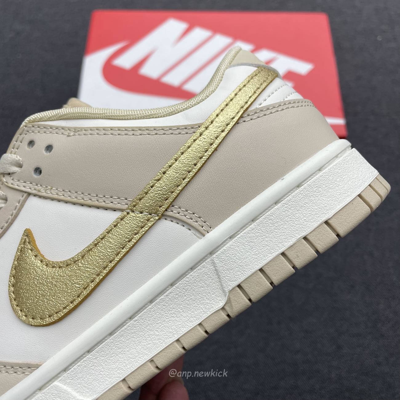 Nike Dunk Low Gold Swoosh Dx5930 001 (2) - newkick.cc