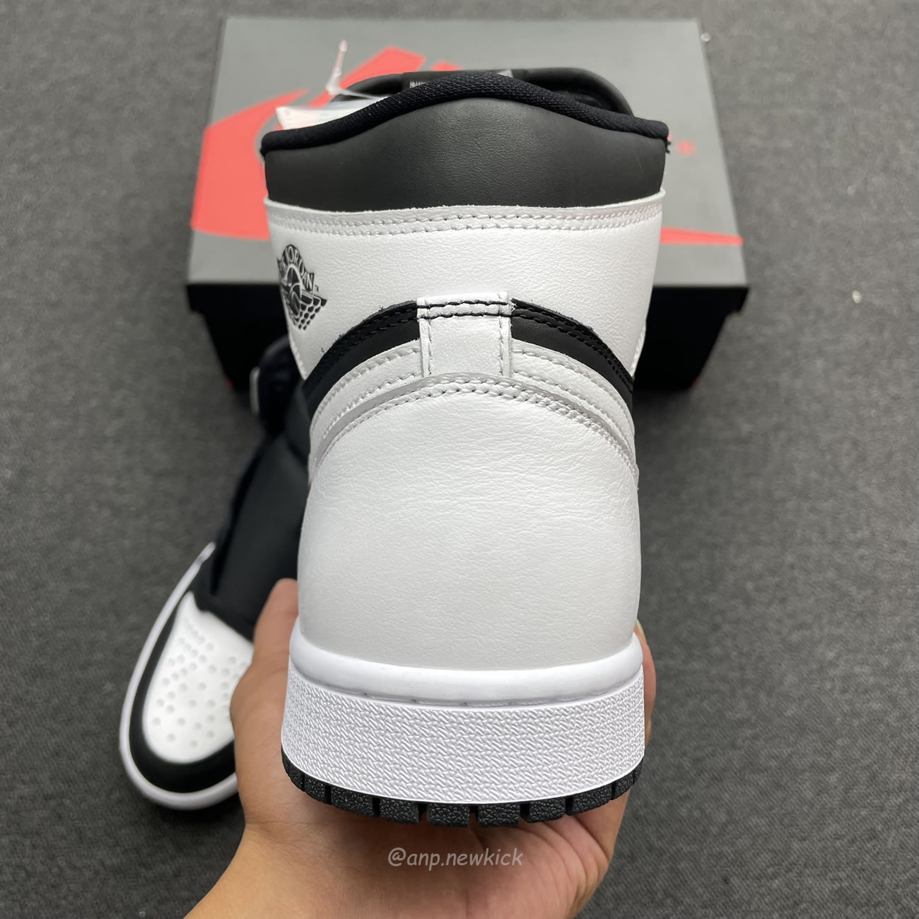 Air Jordan 1 Retro High Og Black White Dz5485 010 (10) - newkick.cc