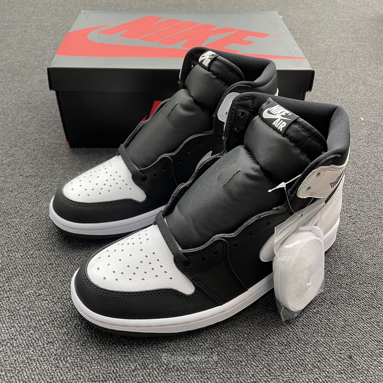 Air Jordan 1 Retro High Og Black White Dz5485 010 (7) - newkick.cc