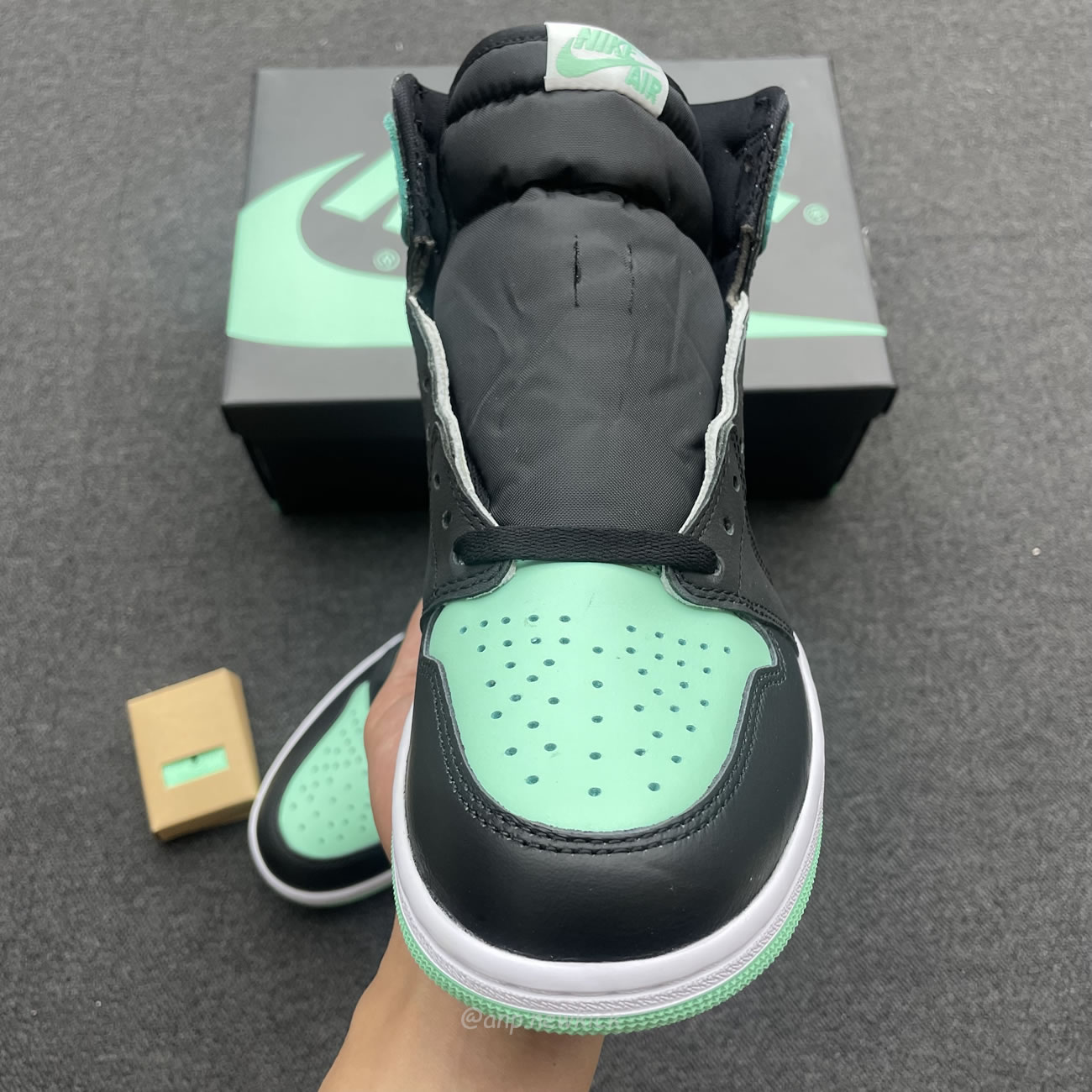 Air Jordan 1 Retro High Og Green Glow Dz5485 130 (8) - newkick.cc