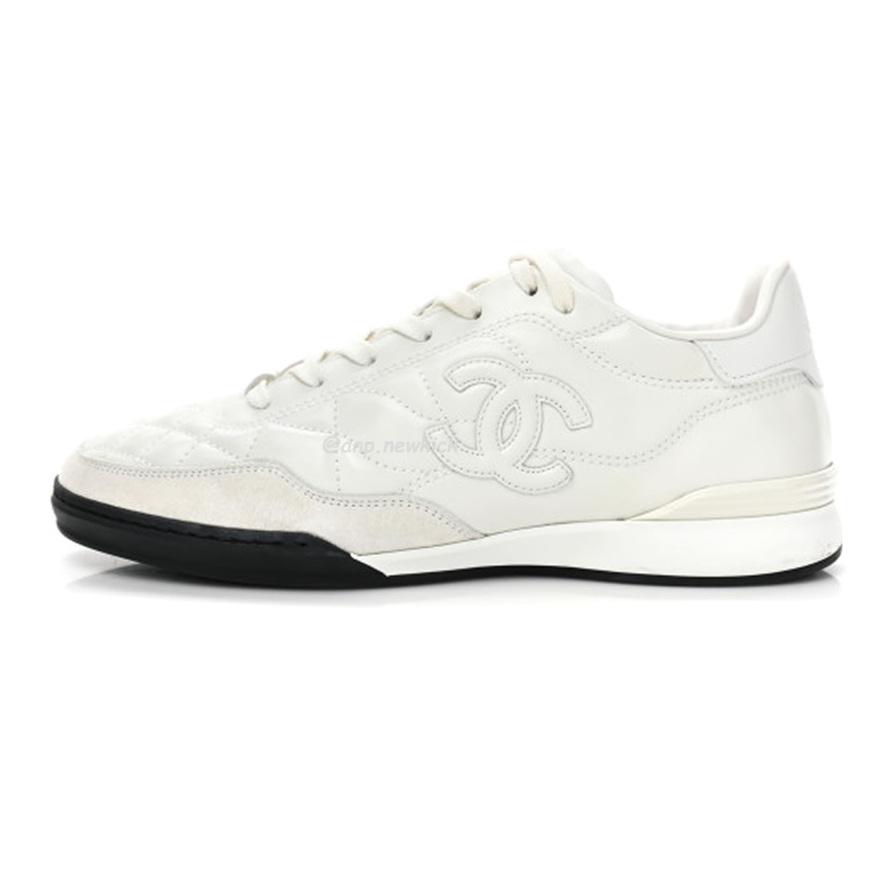 Chanel Shiny Calfskin Suede Quilted Cc Logo White Black E2435 (8) - newkick.cc