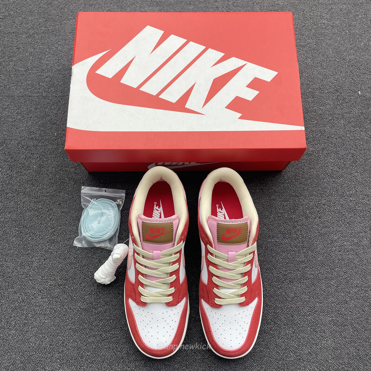 Nike Dunk Low Prm Bacon Womens Fb7910 600 (10) - newkick.cc