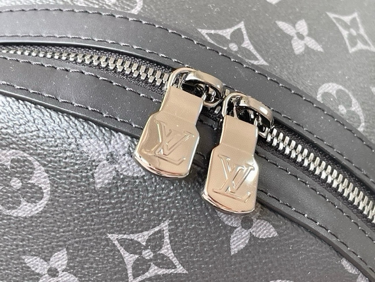 Louis Vuitton Discovery Pm Knapsack M22558 (3) - newkick.cc