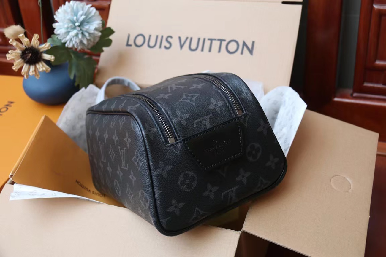 Louis Vuitton Dopp Kit M46354 (10) - newkick.cc