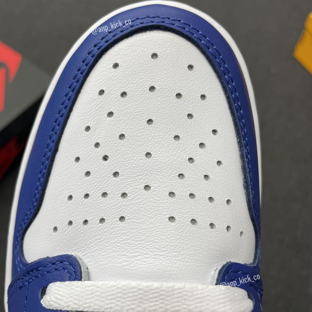 Air Jordan 1 Retro High OG "Storm Blue" 555088-127