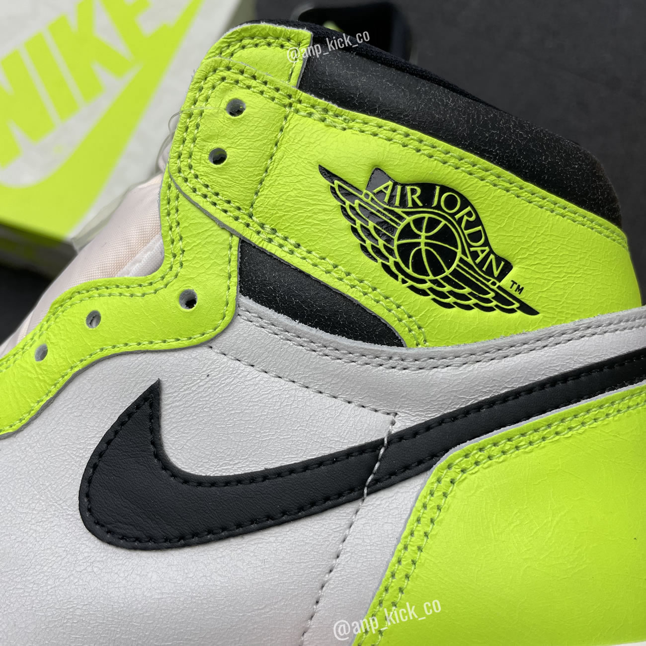 Air Jordan 1 Retro High OG "Volt / Black-Sail" 555088-702