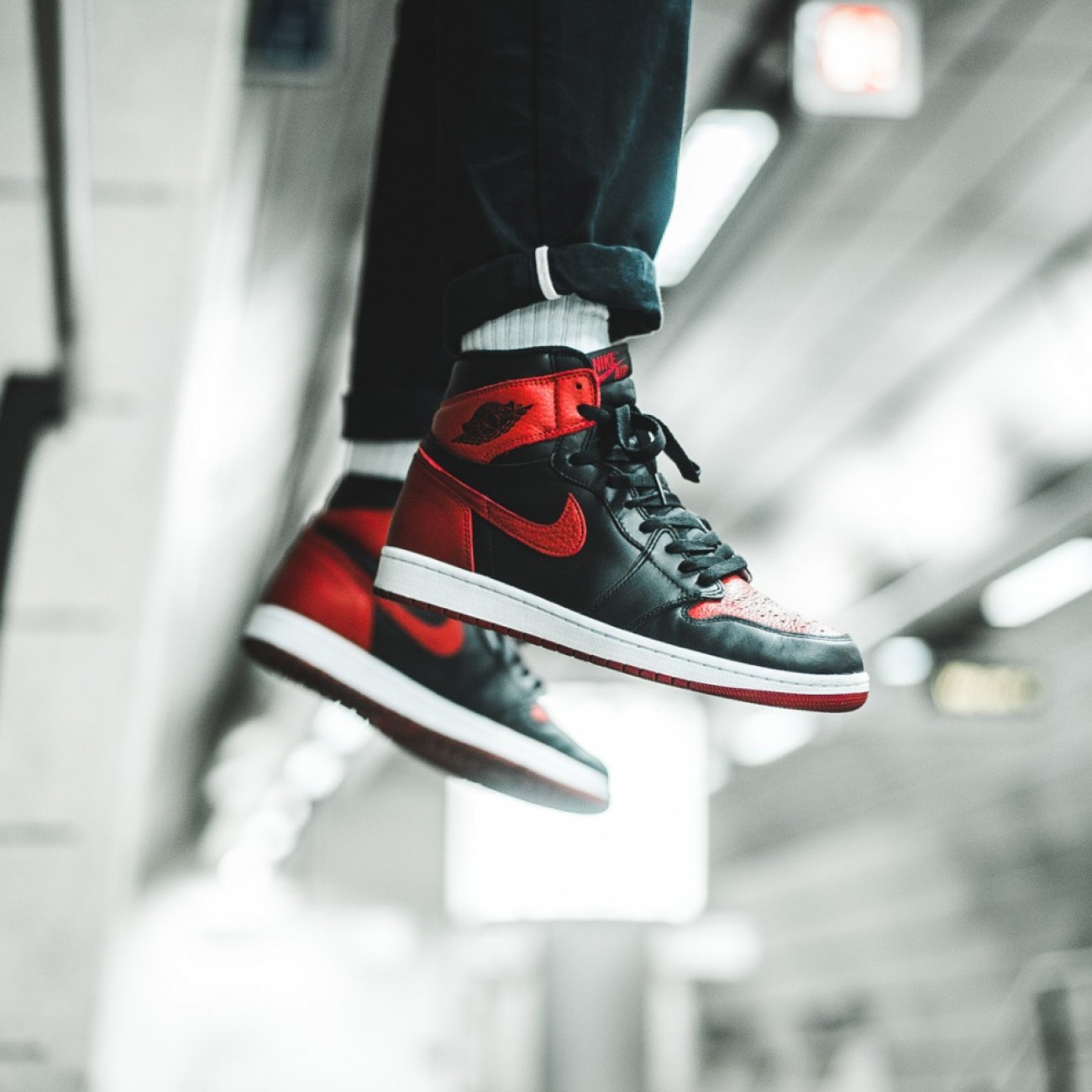 AIR JORDAN 1 RETRO HIGH OG 'BRED' 2016  BANNED