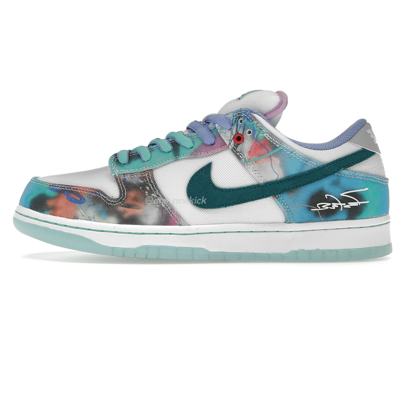 Nike SB Dunk Low Futura Laboratories Bleached Aqua HF6061-400