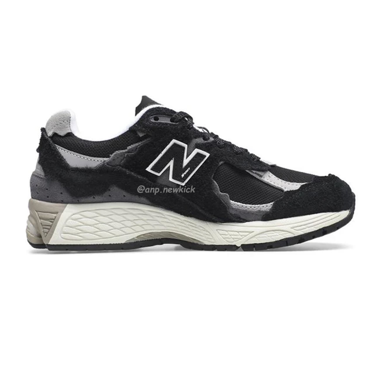 New Balance 2002R Protection Pack Black Grey M2002RDJ