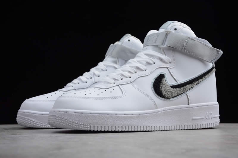 white air forces 1 07 lv8 high top chenille swoosh nike outlet 806403 105 detail