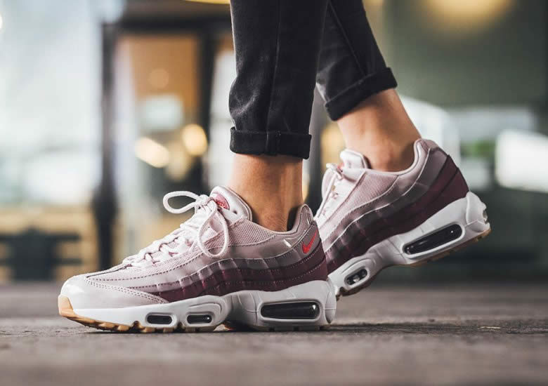 nike air max 95 og womens barley rose hot punch pink on feet